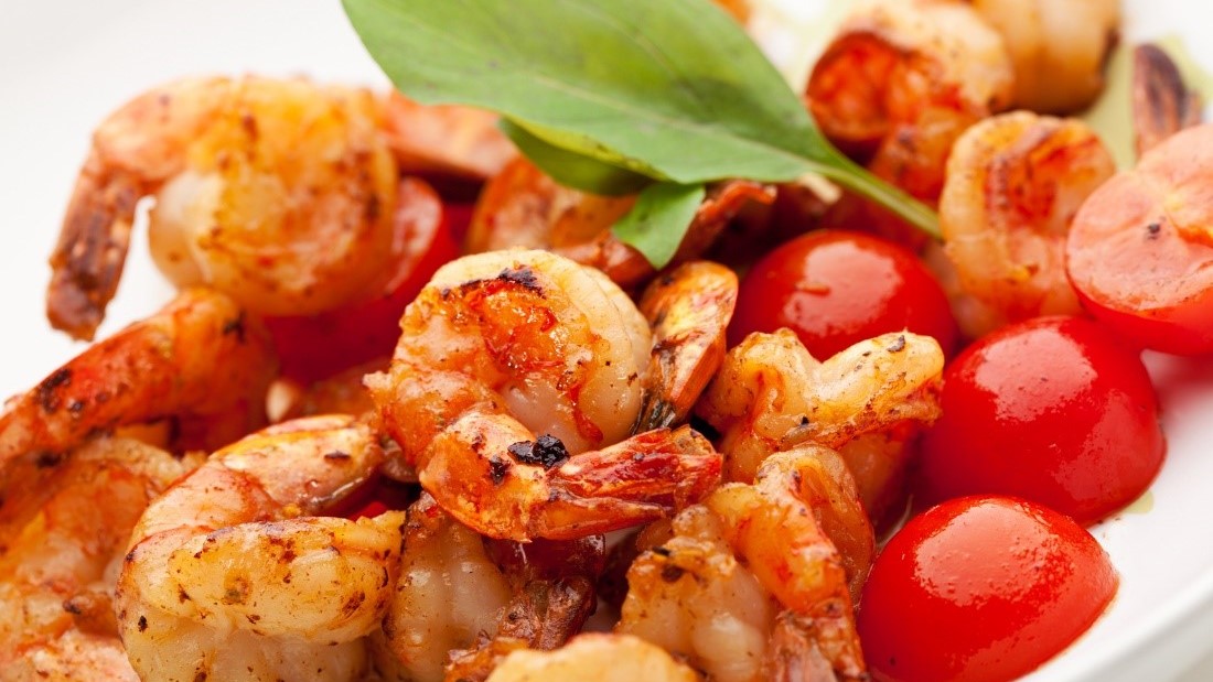 Garlicky Shrimp with Roasted Tomatoes - BFit | BFly